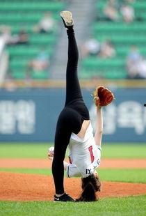 日韩棒球女神开球视频在线观看